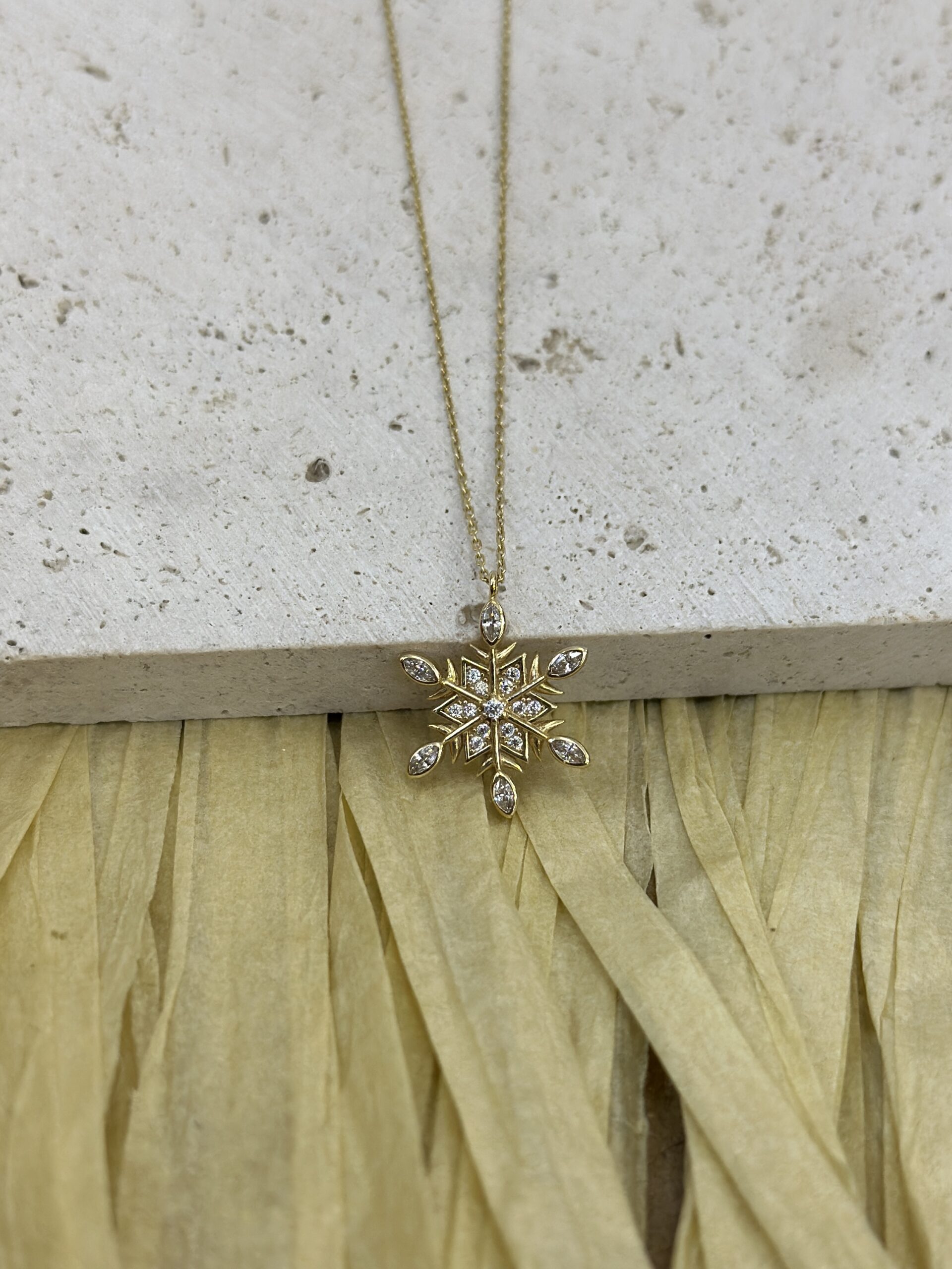 Schneeflocken Anhänger- Kette mit Anhänger - 585er Gold - Juwelier Di-EL – Bild 3