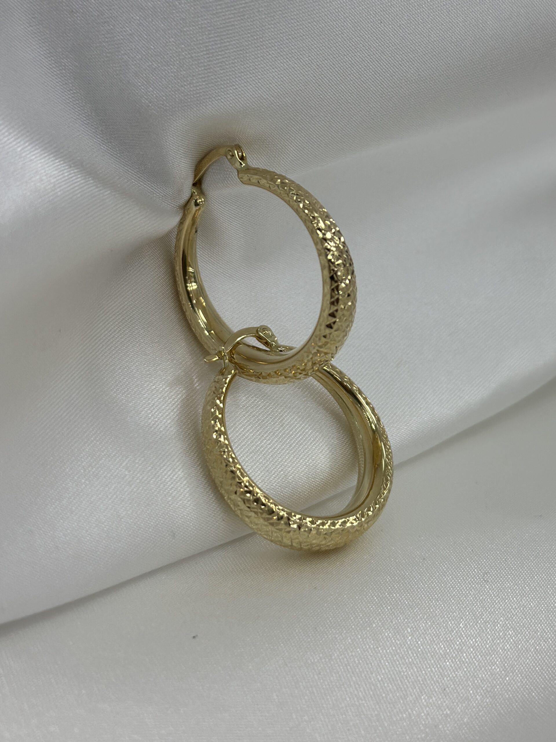 Geschliffene Runde Creole -Ohrring - 585er Gold - Juwelier Di-EL